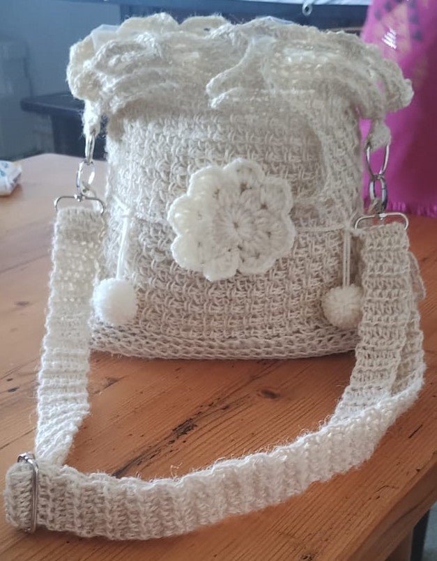 Le sac pompon fleuri - Bébé Crochet